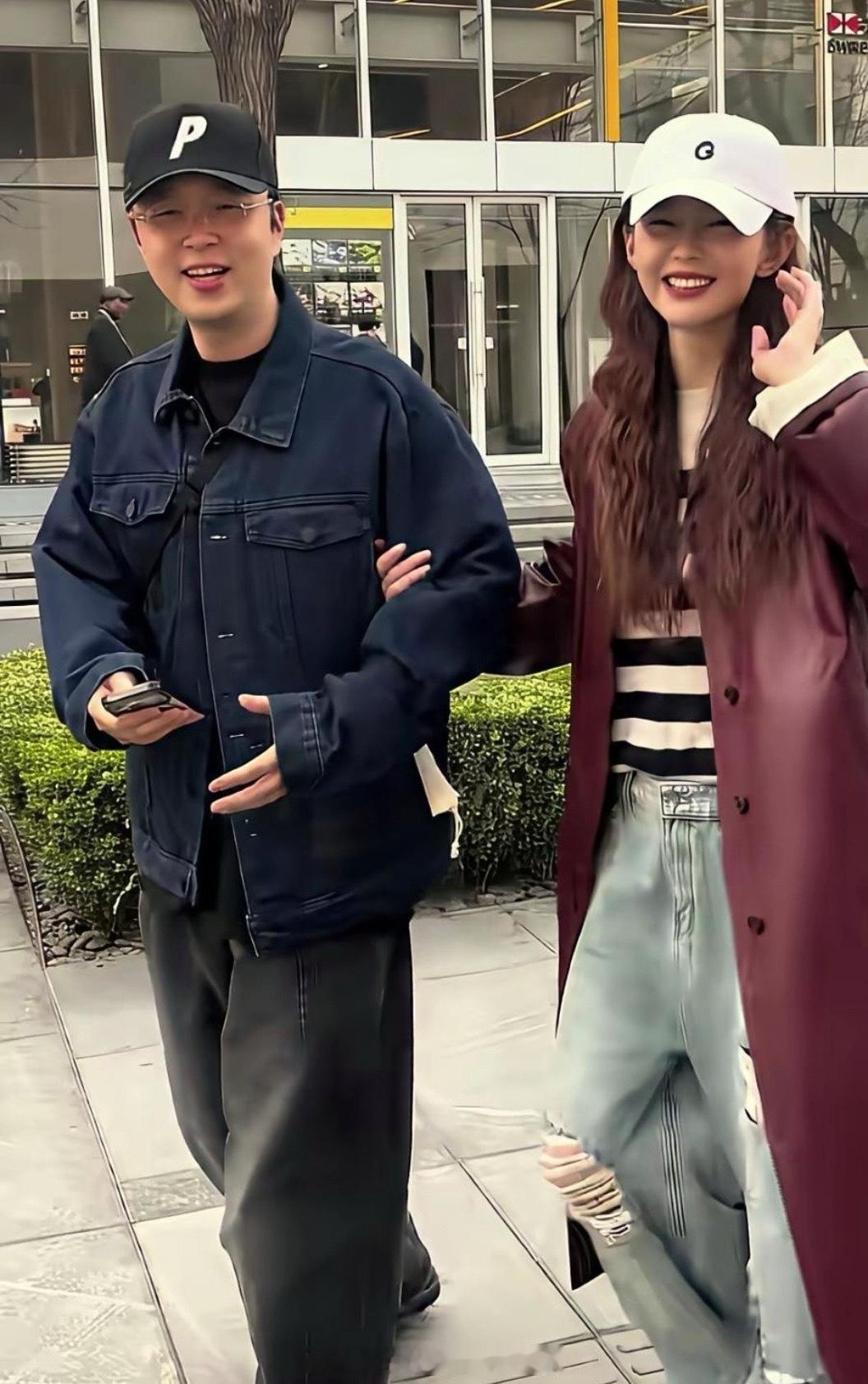 要不是旁边杜海涛挽着，还真认不出来这是谁