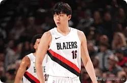 对比其他在NBA打过球的亚洲内线，杨翰森排第几？7、河升镇，身高221，46