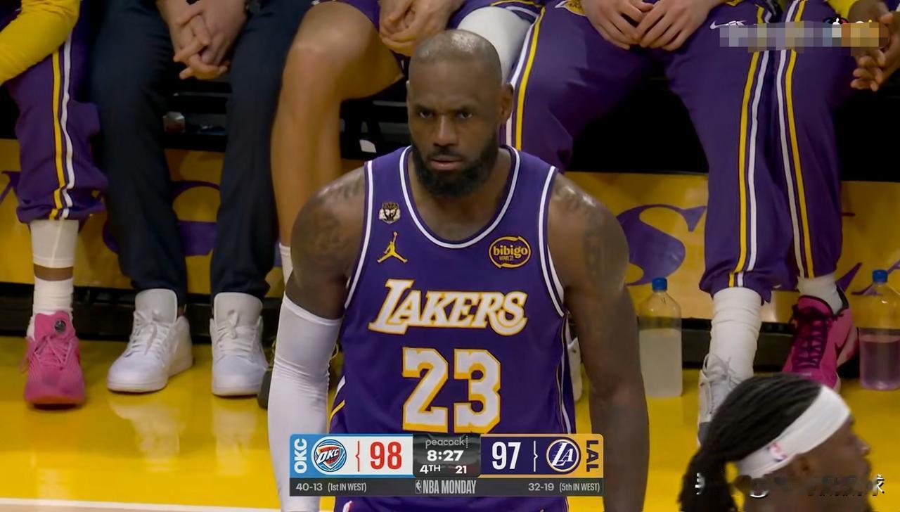 湖人巨星詹姆斯真是太有自知之明了！在今天湖人主场以110：119不敌雷霆的赛后采