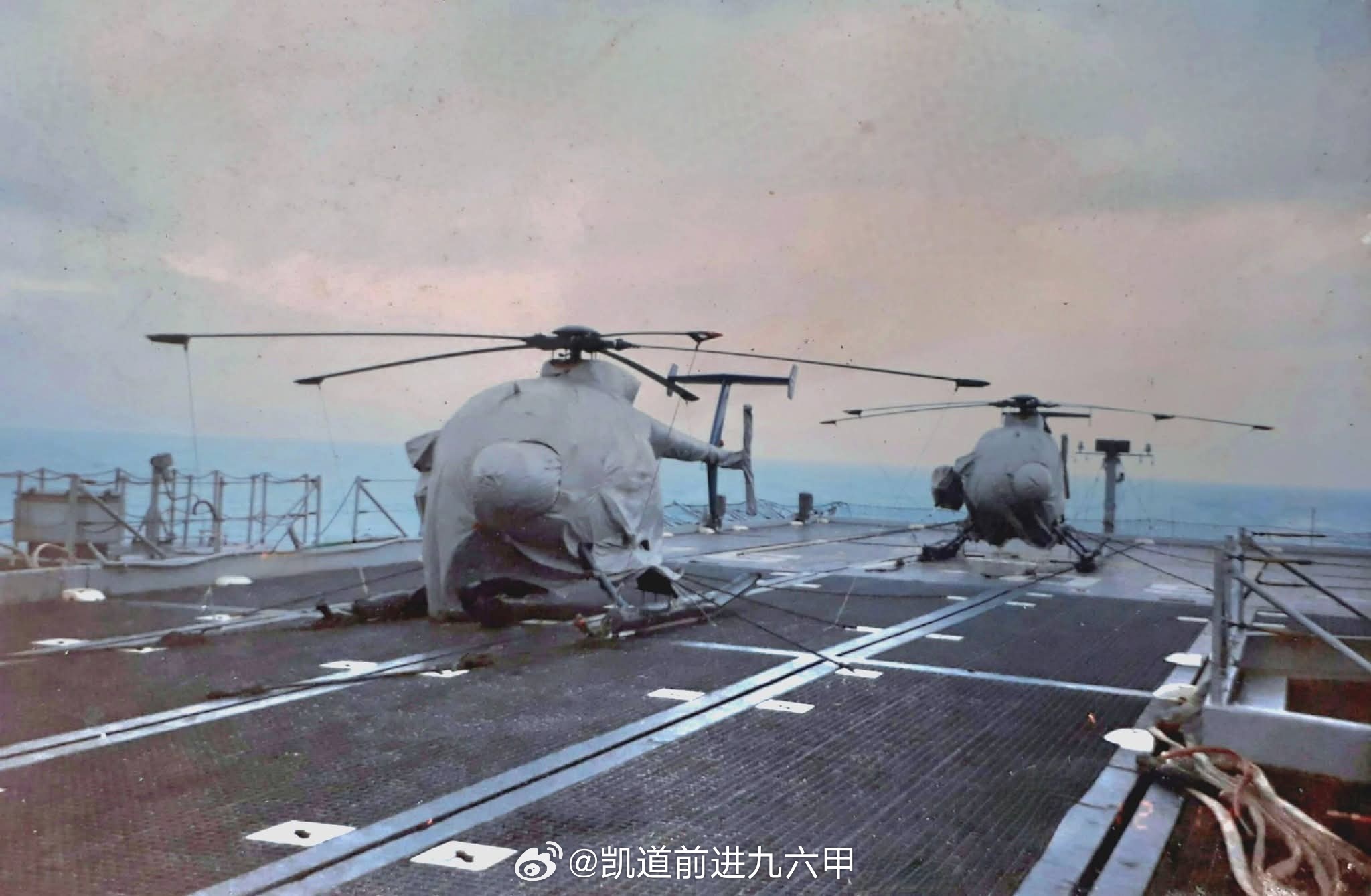 1986年参加汉光3号年度军演的台军500MD反潜直升机，还是刷着「中國海軍」四