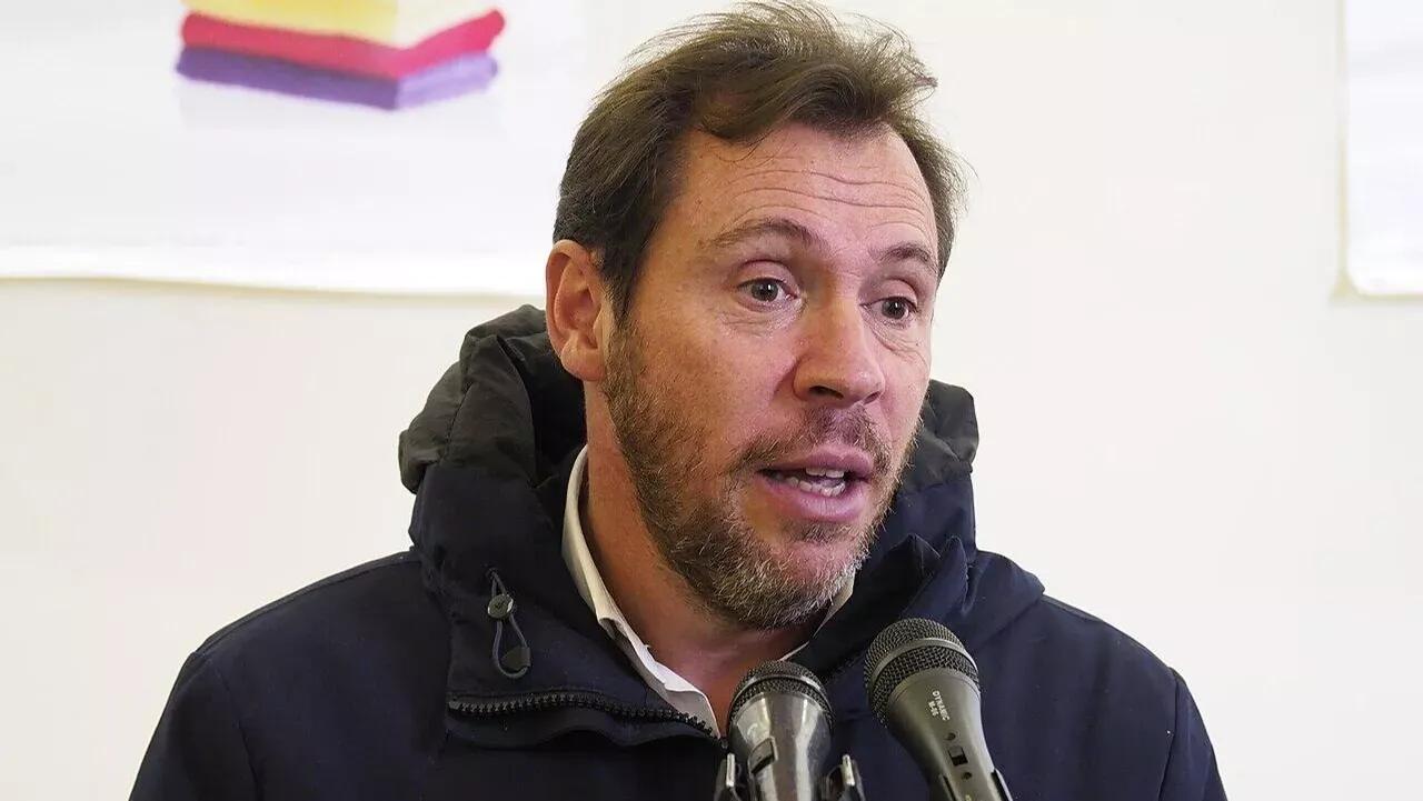 西班牙交通大臣奥斯卡•普恩特17日称，西班牙计划将其高速铁路网的列车最高速度提升