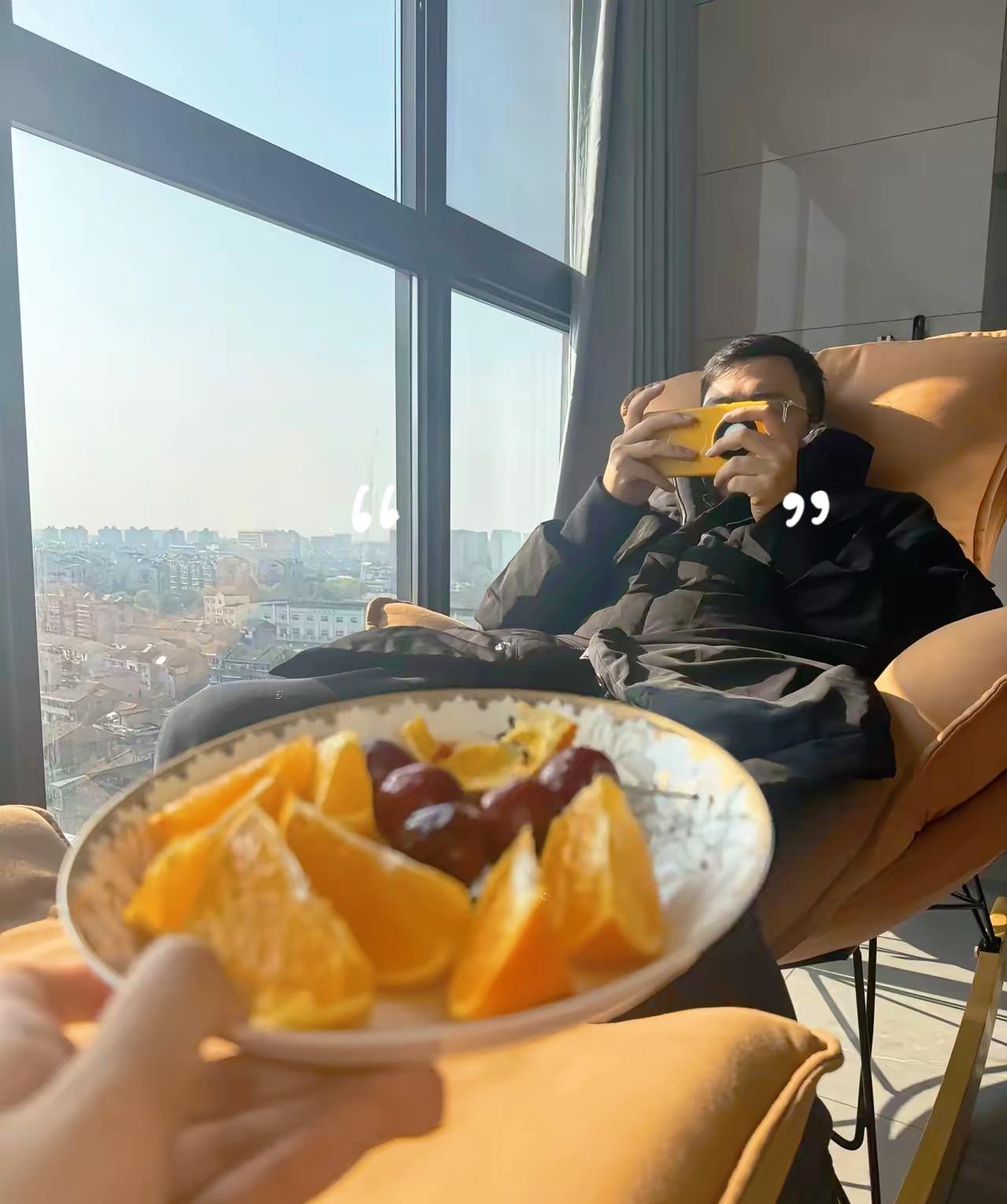 我越来越喜欢老公自他退休回来有3年，久处不厌，他不干家务，也不照看老人，也不出