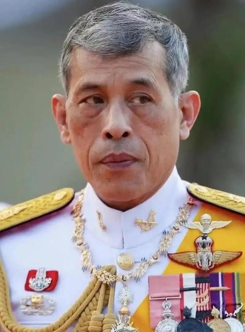 就泰国政坛这副“嘴脸”！我们或许可以从经济上给予其强大压力制裁！警告国人“坚决不