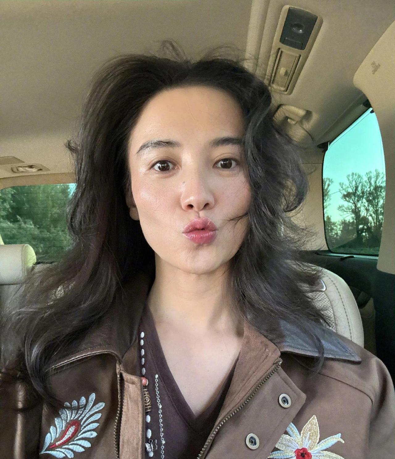 我的女神宋佳姐姐，七夕快乐，怎么就一个人过节呢？