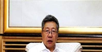 翻养老金这本账时，最扎眼的不是数字大，而是年份差。2015年退的人，新老待遇差