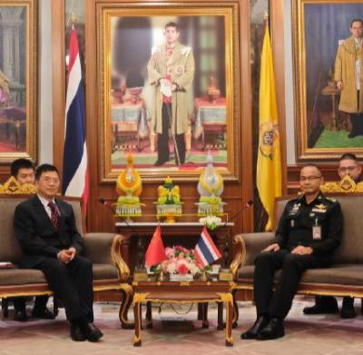 中方话刚说完，泰国直接下了逐客令，枪口顶脑门，这场仗非打不可 事还没凉透