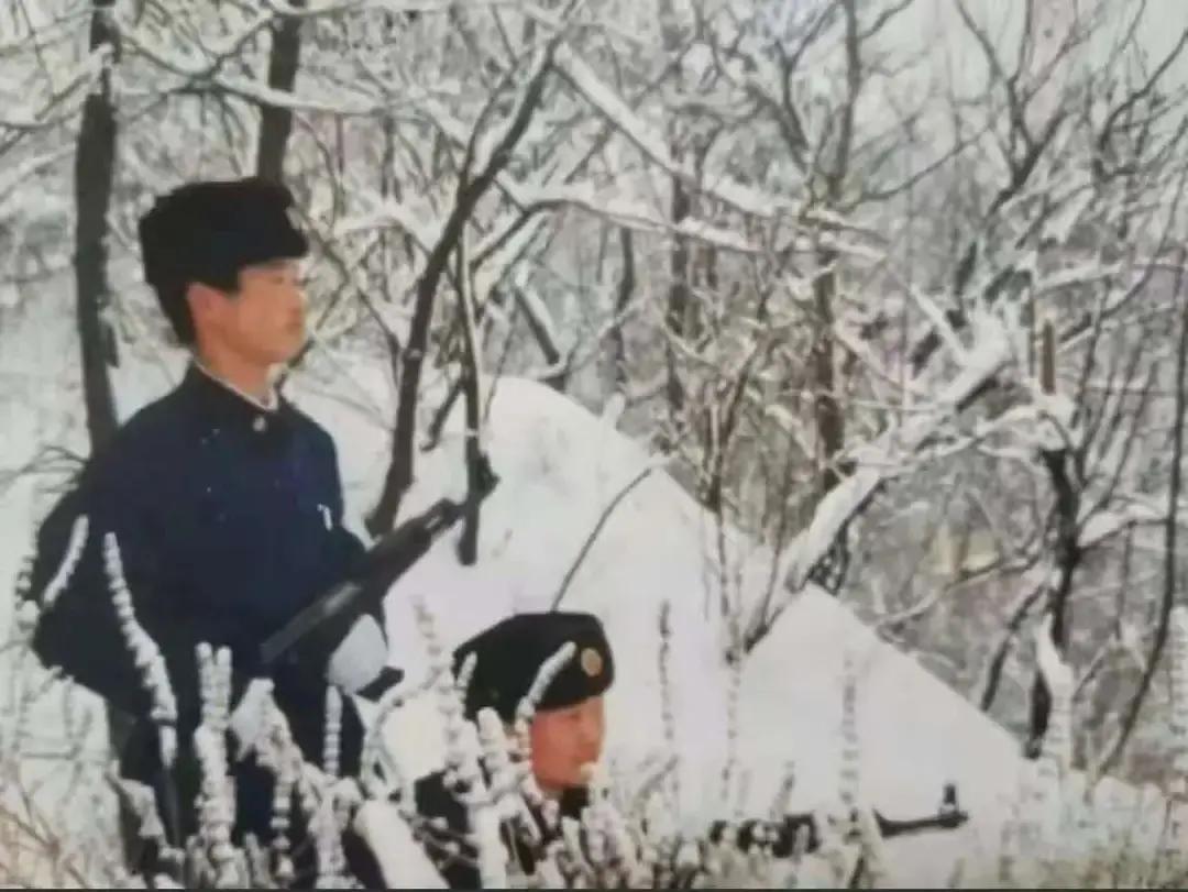 “太无耻了！”陕西一男子在部队服役18年，结束军营生涯后将户口迁回村里，恰逢村里