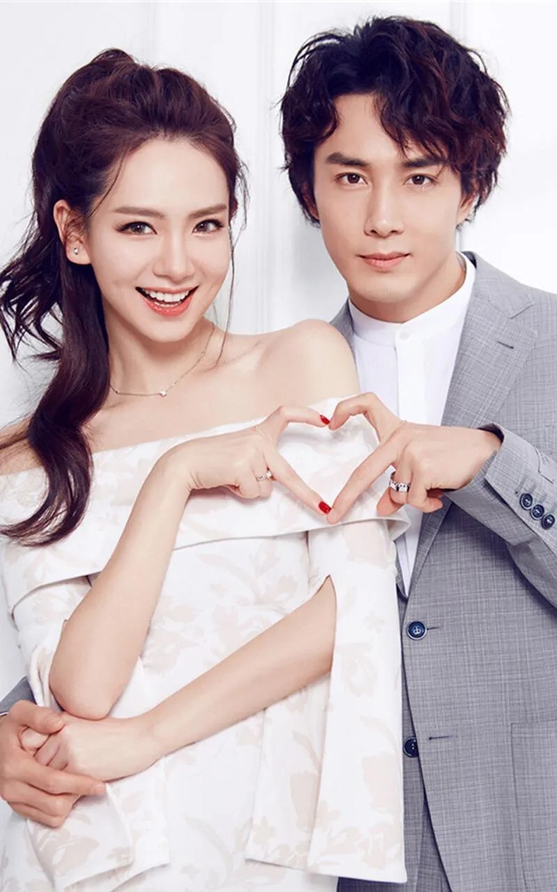 2015年，戚薇在坐月子，韩国老公就一个人去给女儿办证，老公给女儿取的名字十分奇