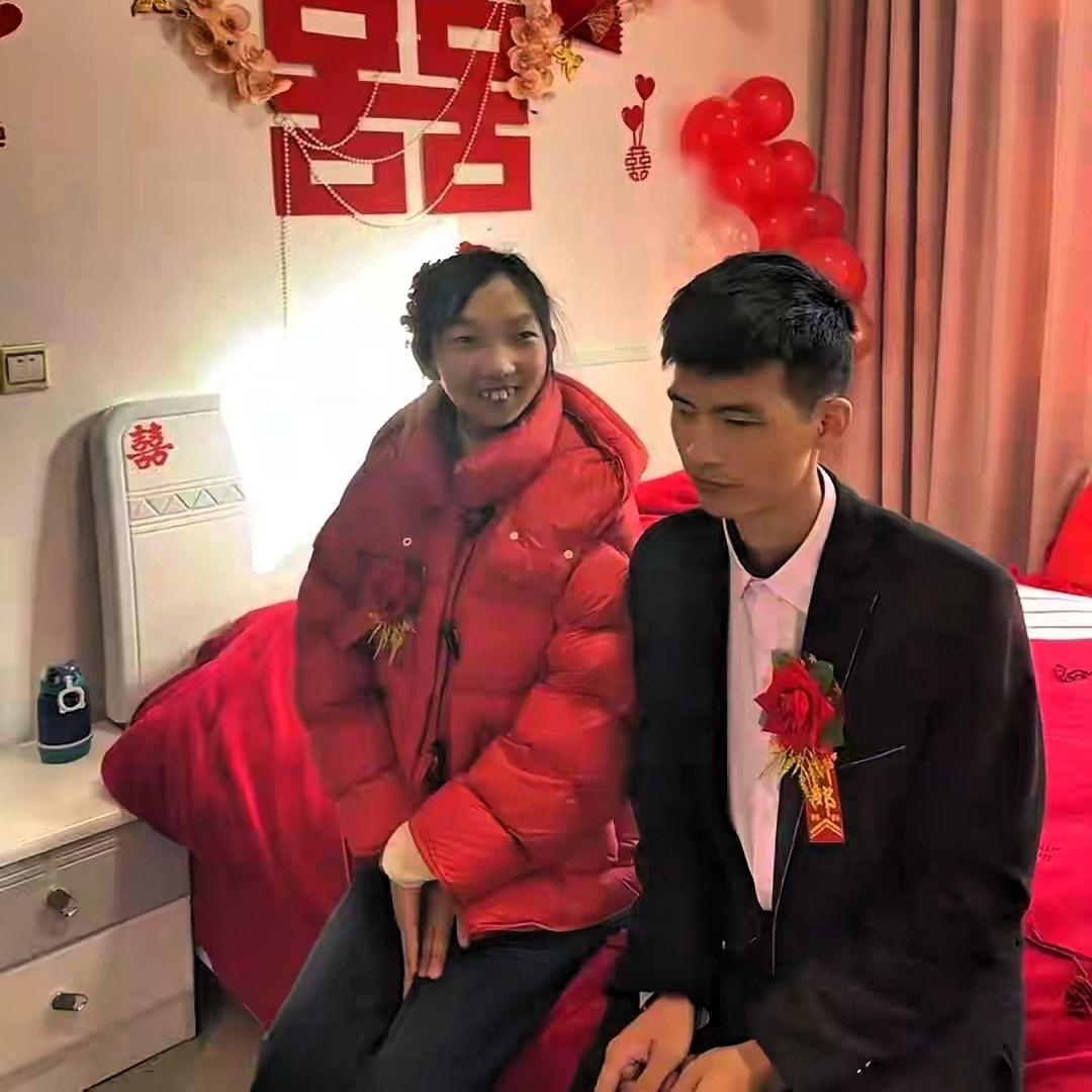 河南23岁智力不全女孩出嫁引起网友争议，有骂父母彻底甩包袱，可谁懂他们作为父