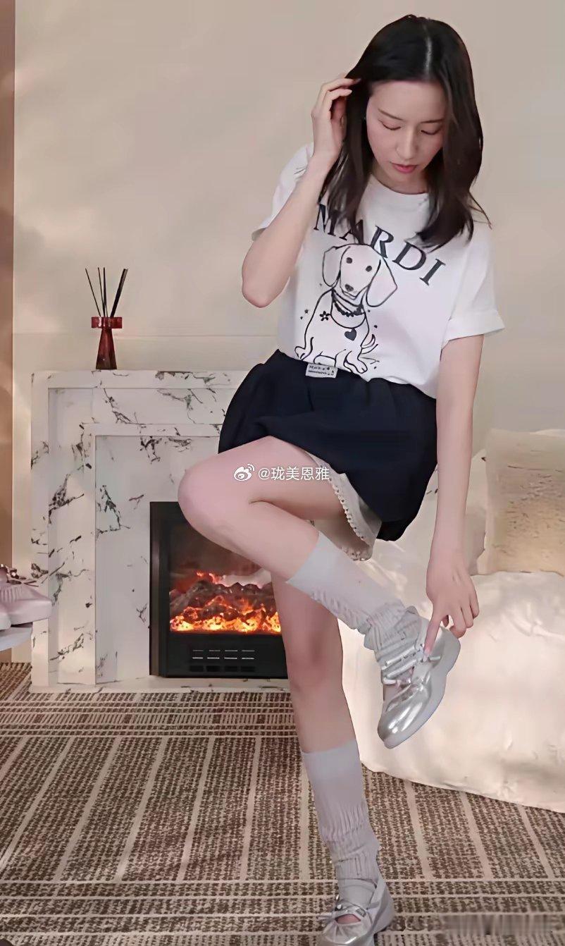 董洁是怎么想到短裙叠短裤的？这样一穿味道就出来了​​​