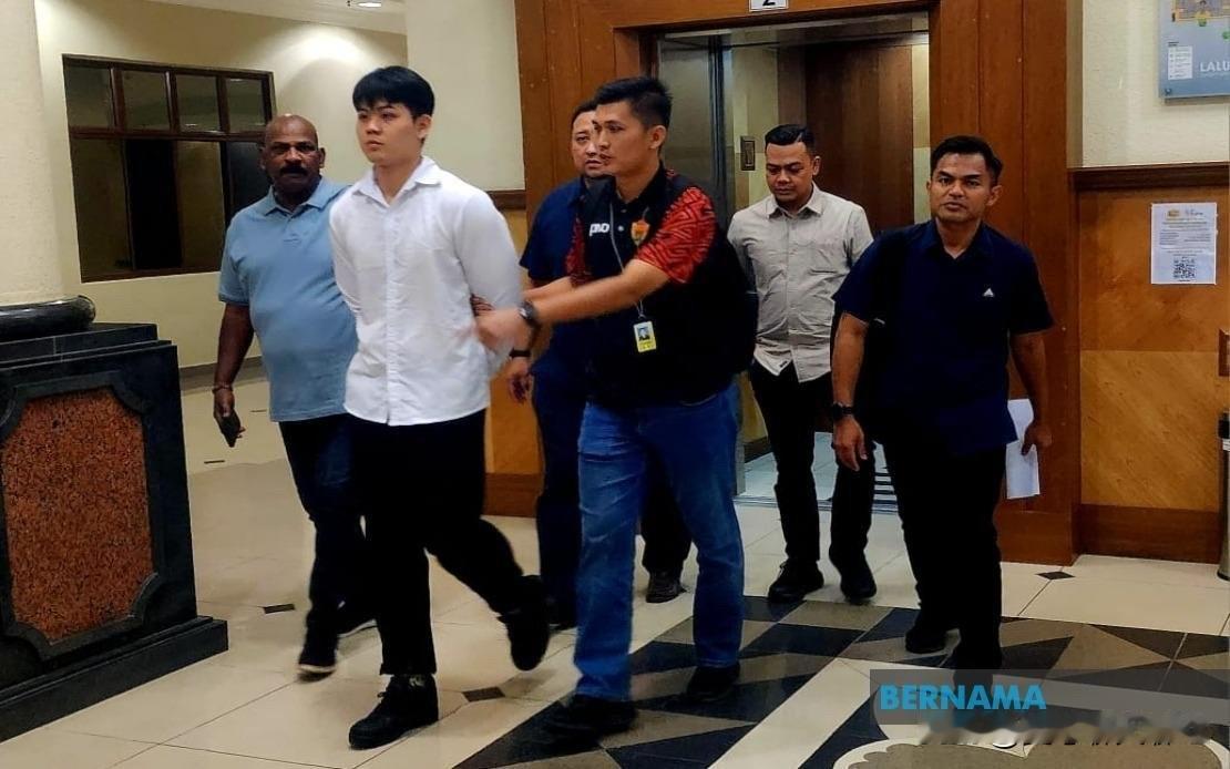 据《马新社》报道，马来西亚通信与多媒体委员会（MCMC）将调查一段视频，视频中三