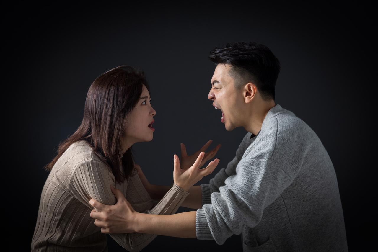 怎么对待妻子和前夫的孩子：我父亲走的早，母亲又多病，我30岁还没有结婚。后经人介