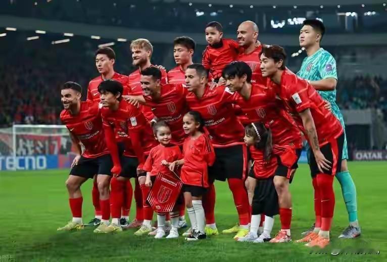 成都蓉城可以说是中超联赛的一股清流啊！去年中超联赛前五的球队，只有成都蓉城没