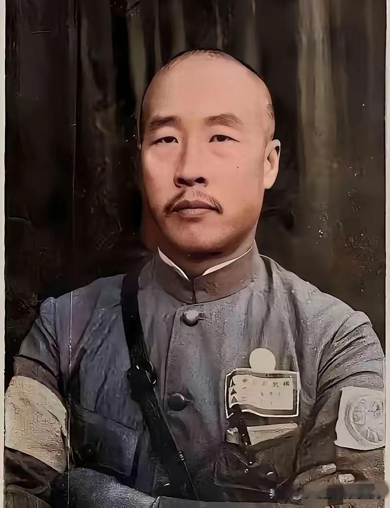1937年，韩复榘叫来手下五个师长，讨论是否和日本人合作，孙桐萱带头说：“韩主席