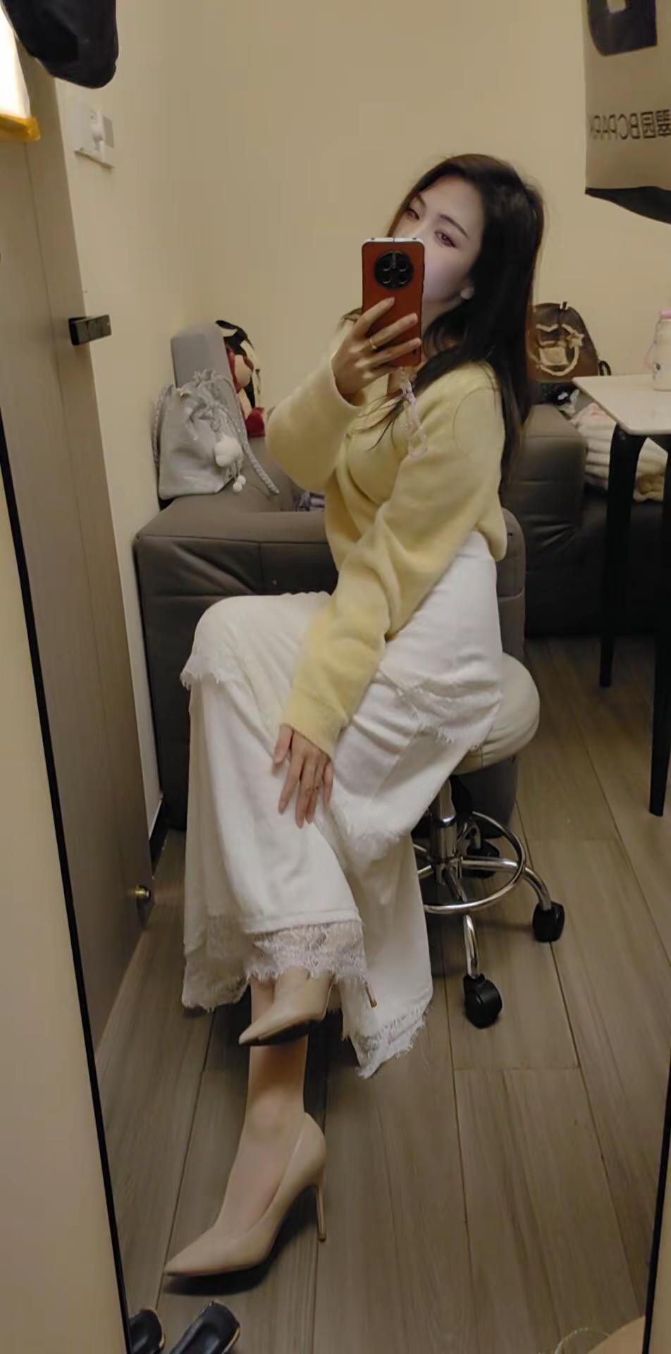 非常显白的穿搭，嘿嘿，所有美好的一切，都值得温柔以待！