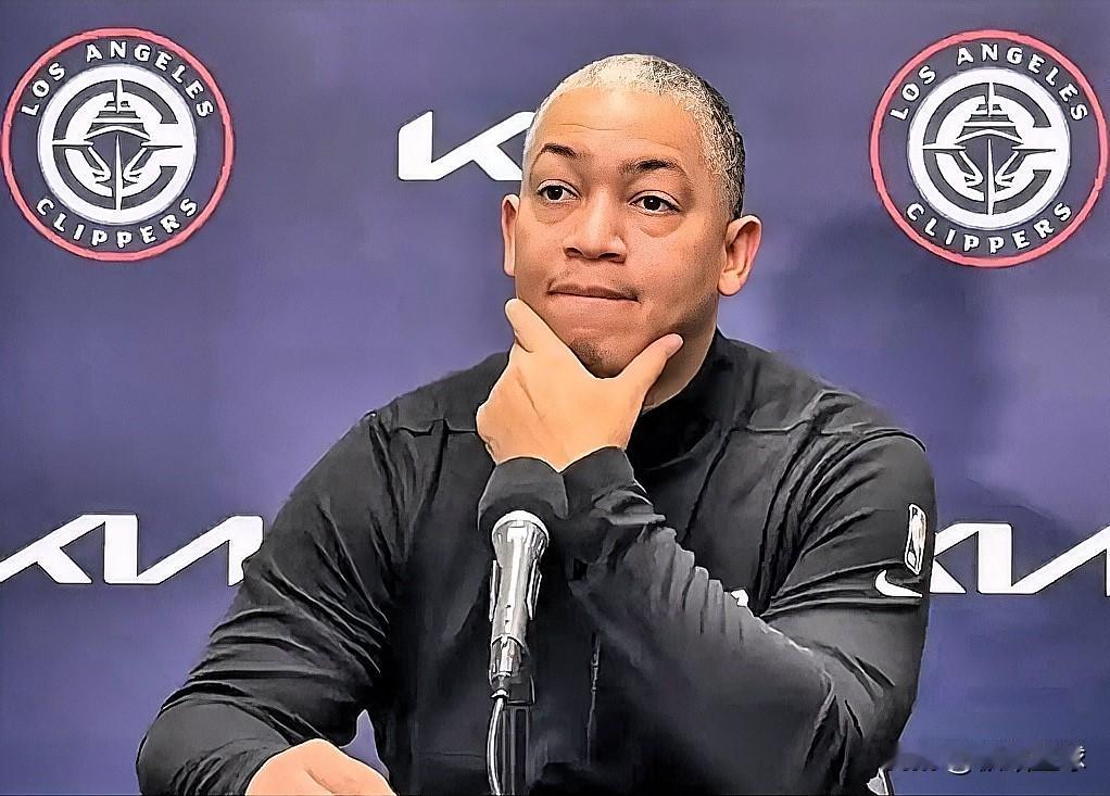 快船主帅泰伦卢为小卡发声！今日卢指导接受采访谈到小卡落选全明星时说道：“确实