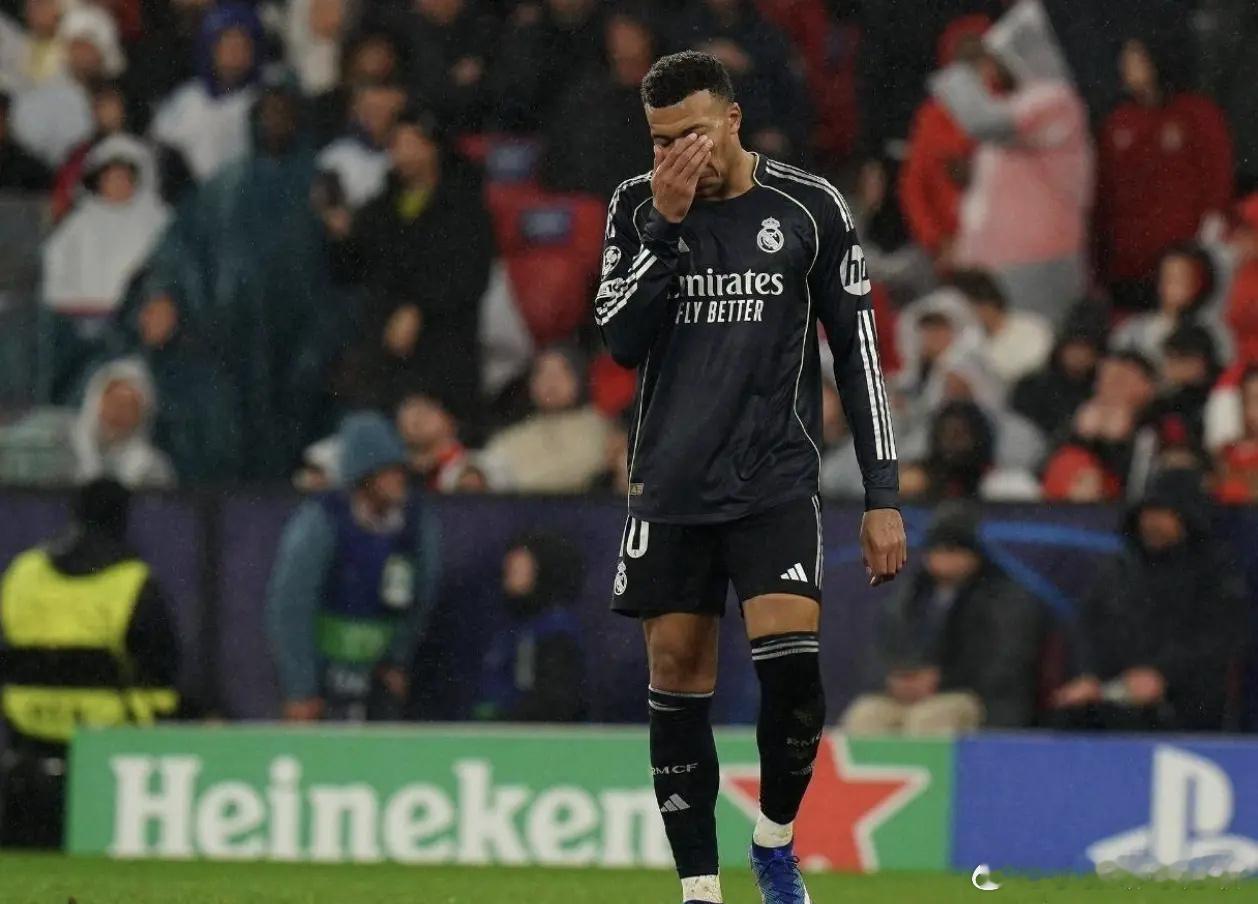 狂轰2球却输球！27岁姆巴佩怒骂全队：真活该全都在散步+太丢人北京时间1月29