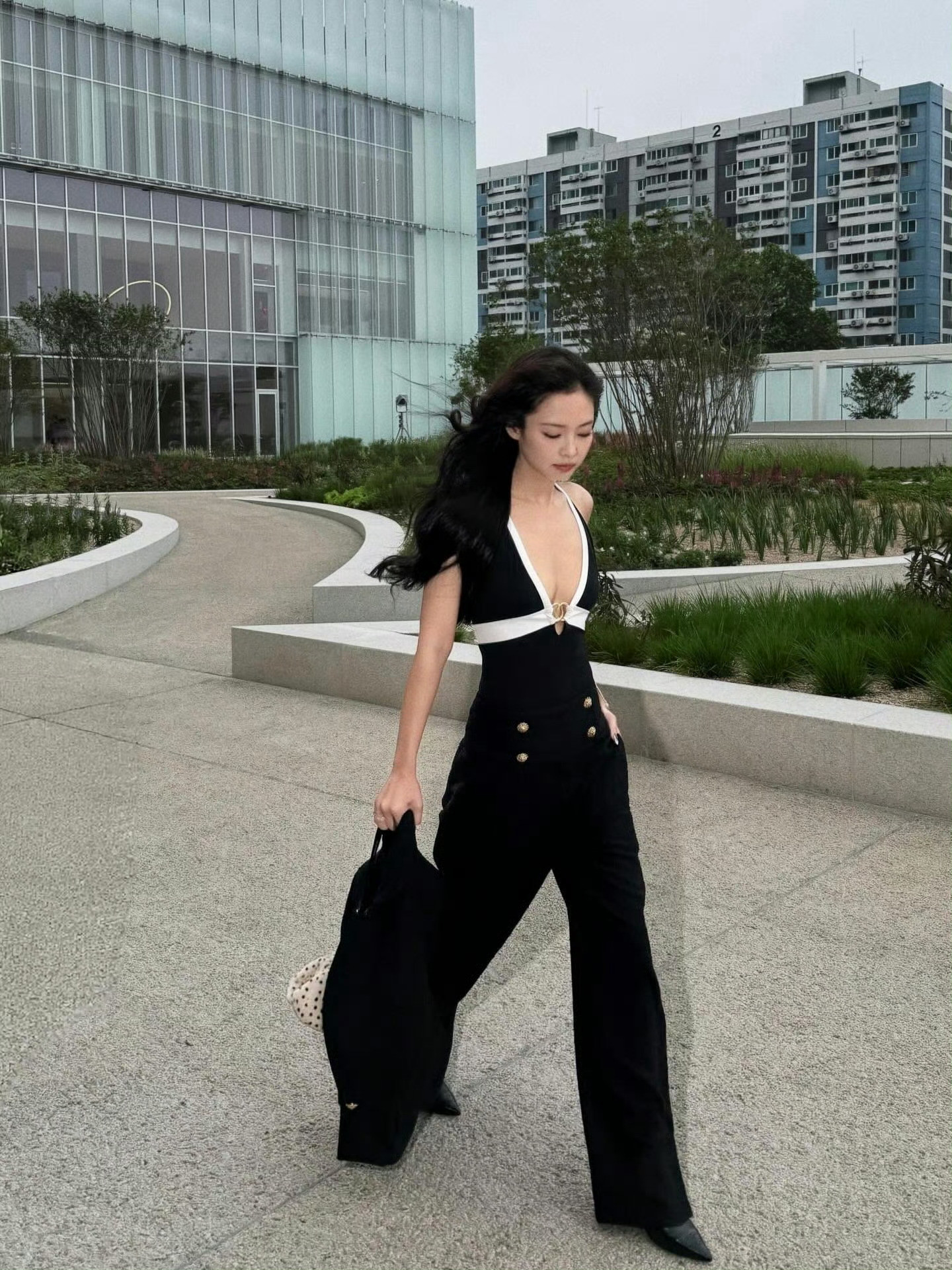 Jennie自曝曾因身材自卑一个采访而已而且说的是身高不是身材ok？