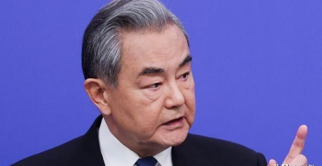 不打，巴林给中国承诺！3月9日，中国外交部长王毅和巴林外交大臣托耶尼通话，就当前