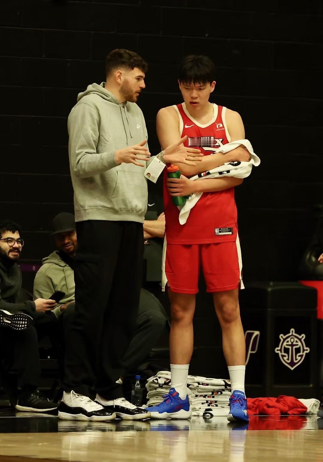 降维打击！杨瀚森G联赛4场比赛的表现！对阵山谷太阳：首发出场29分钟，投篮11