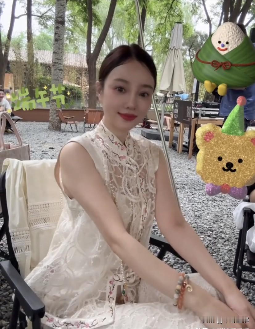 我宣布内娱所有离婚夫妻，都向李小璐夫妇学习！两人虽然分开多年，离婚原因也