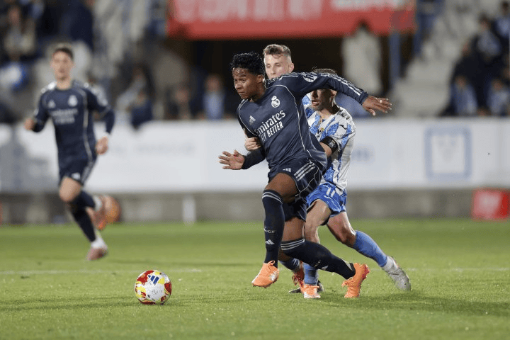 恩德里克vs塔拉维亚全场数据: 关键传球2创造机会2, 射门4次