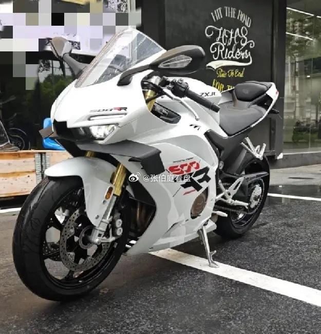 9月国产中大排量摩托车销量排行：1. 张雪机车：9979台2. 春风动力