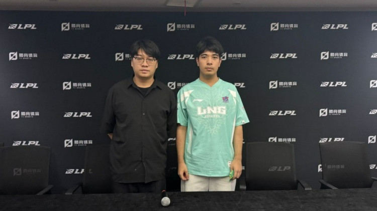 LNG赛后群访 教练: 下一轮是新版本 BP方面以及团队战术都要调整