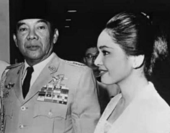 1959年，印尼总统秘密访日，日本人知道他好色，专门为他安排了一名19岁的绝色艺