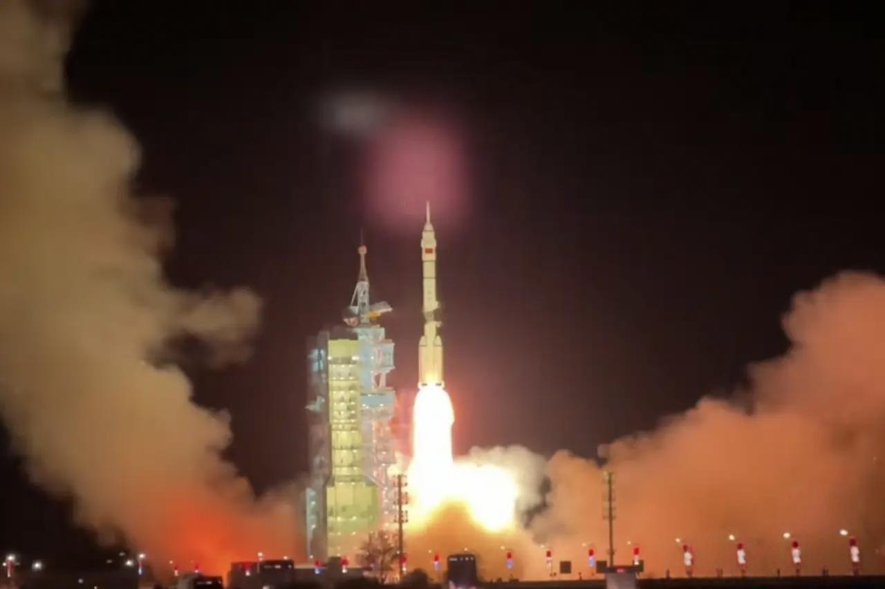 中国行，印度也行！2019年12月27日，中国将重量为8吨的实践二十号卫星送入地