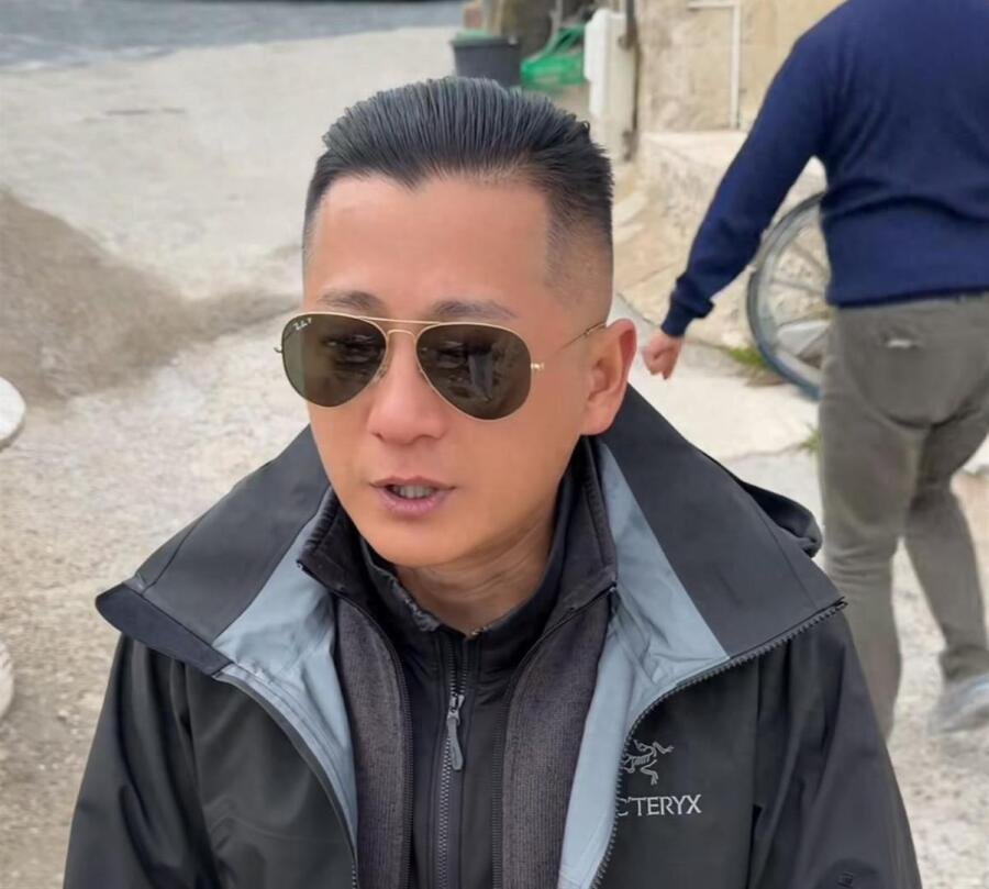 曝知名网红徐州大表哥塌房！用爱国人设赚钱，花6百万移民法国