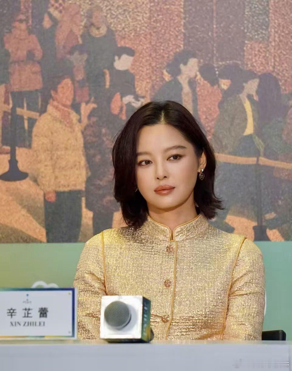 辛芷蕾说在平遥比在威尼斯紧张《日掛中天》里，辛芷蕾的美云和张颂文的葆树，用沉默