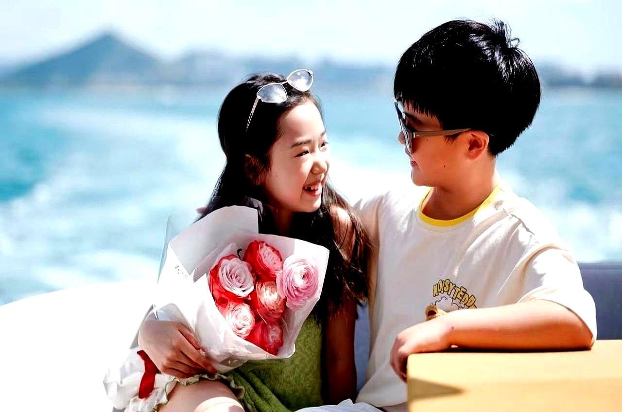 都以为陈思诚佟丽娅离婚，孩子最惨。结果恰恰相反。佟丽娅陈思诚离婚5年，合体