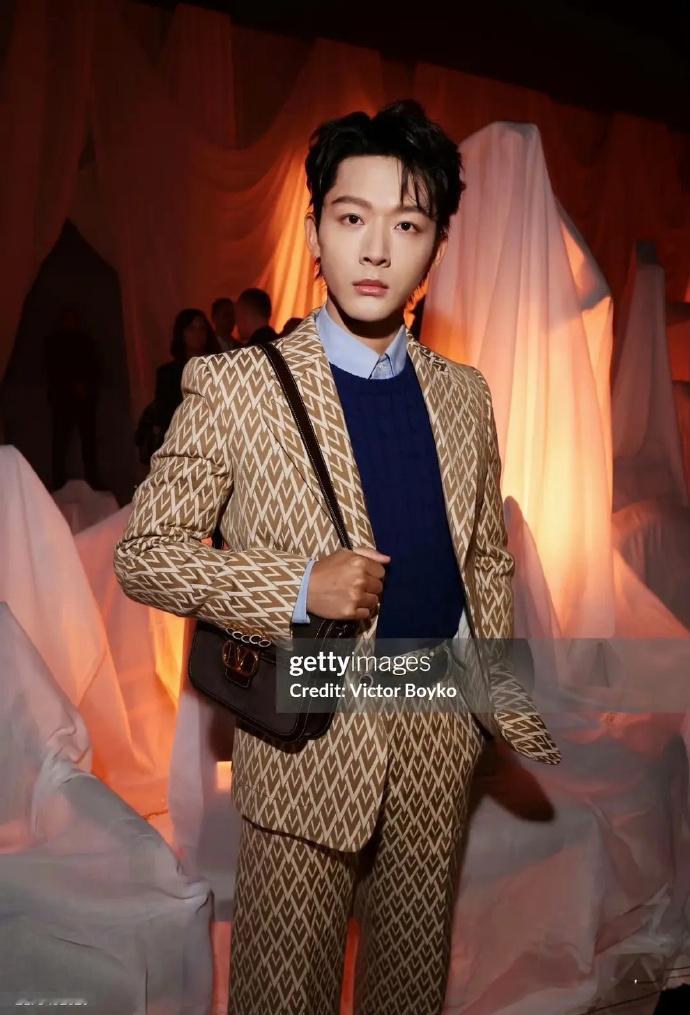 有人试图抢夺你的包吗？