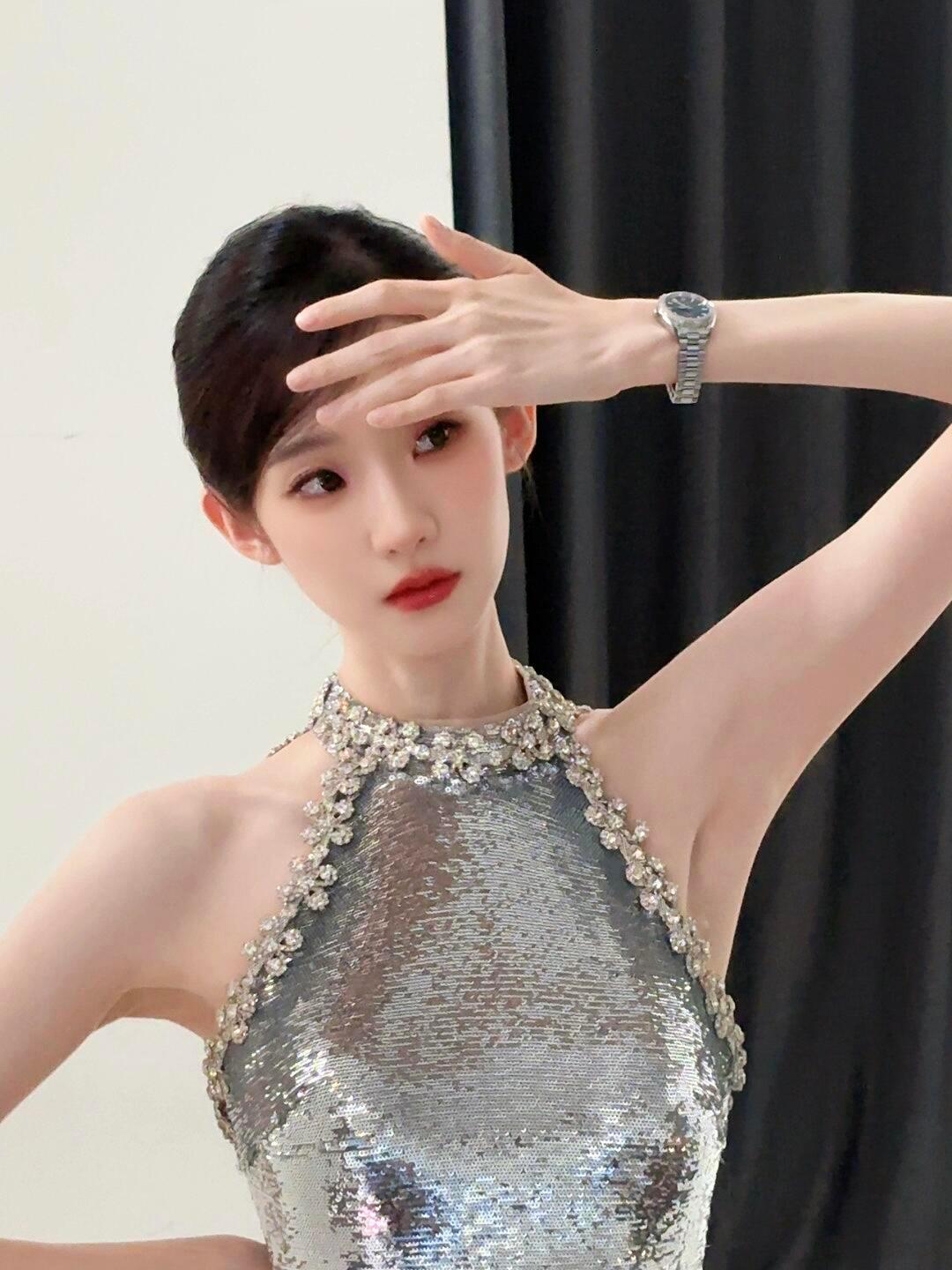 张艺凡的撕拉片来喽[爱心]​​​