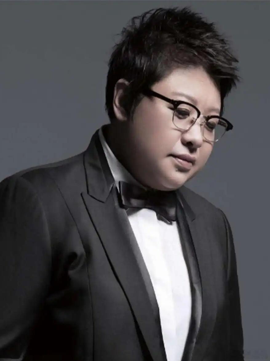 韩红为小洛熙宝宝发声5月龄早产儿小洛熙在儿童医院接受心脏房间隔缺损手术时离世，