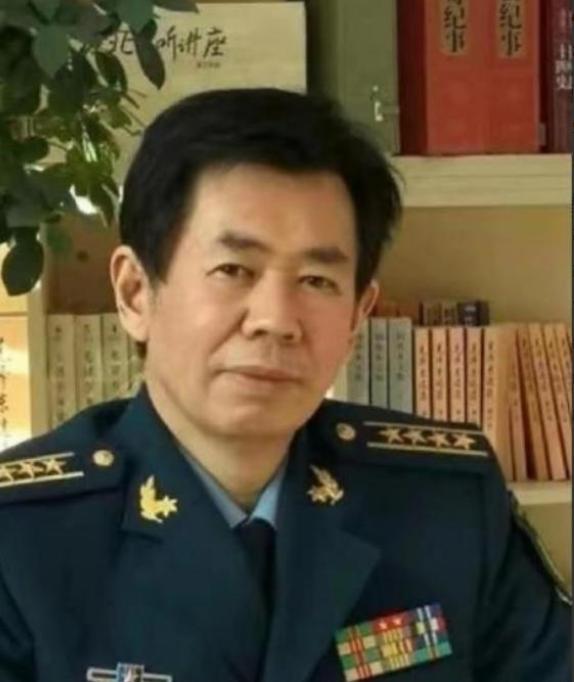 最大的台独分子，再也藏不住尾巴，终于露出来了肮脏的脑袋！原来，最大的台独分子