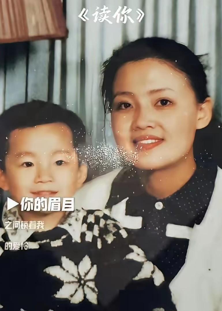 汪小菲不让兰姐晒三太子照片，兰姐就拿出小菲小时候照片晒！兰姐太逗了，凡事难不倒她