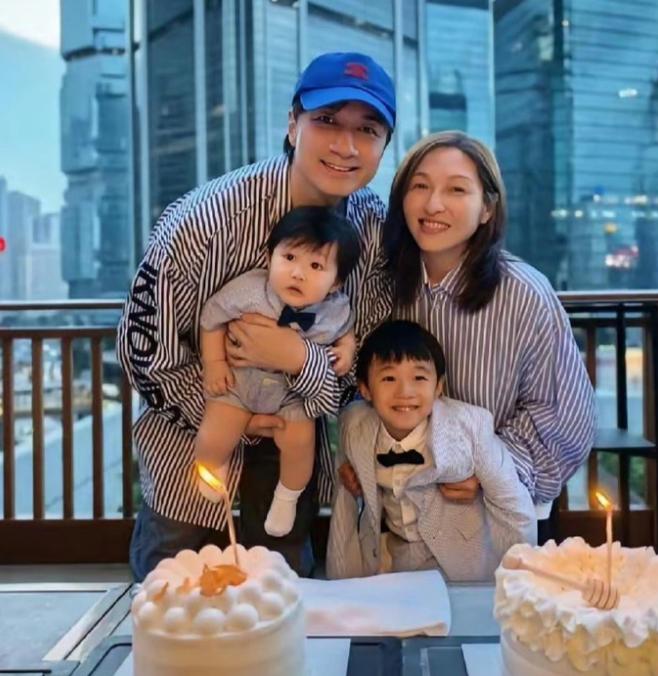 古巨基这老婆娶的让我无话可说他老婆叫陈韵晴，从1993年就当了古巨基的经纪人，