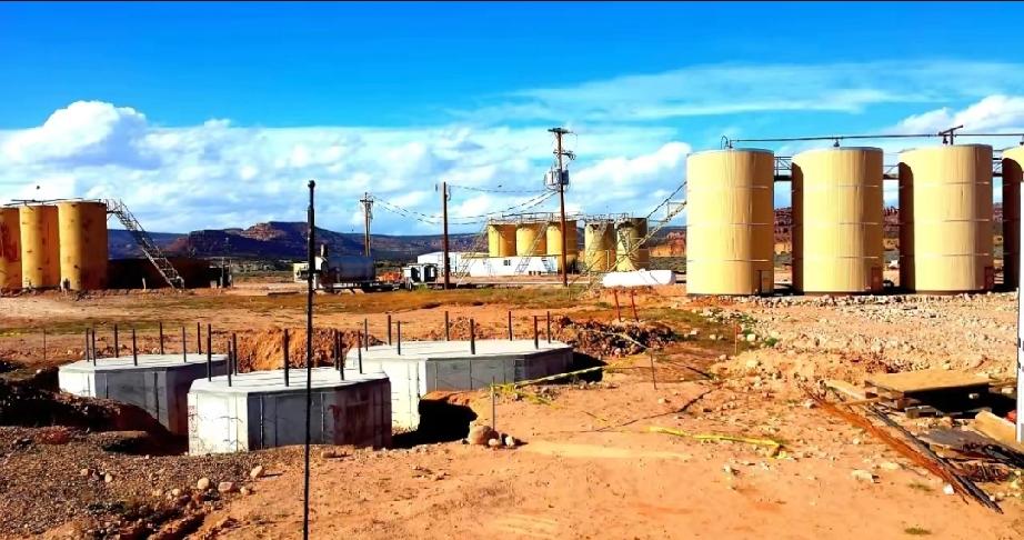 伊朗迎来一个坏消息！4月28日，据中东媒体透露，伊朗哈尔克岛储存原油的设施已经