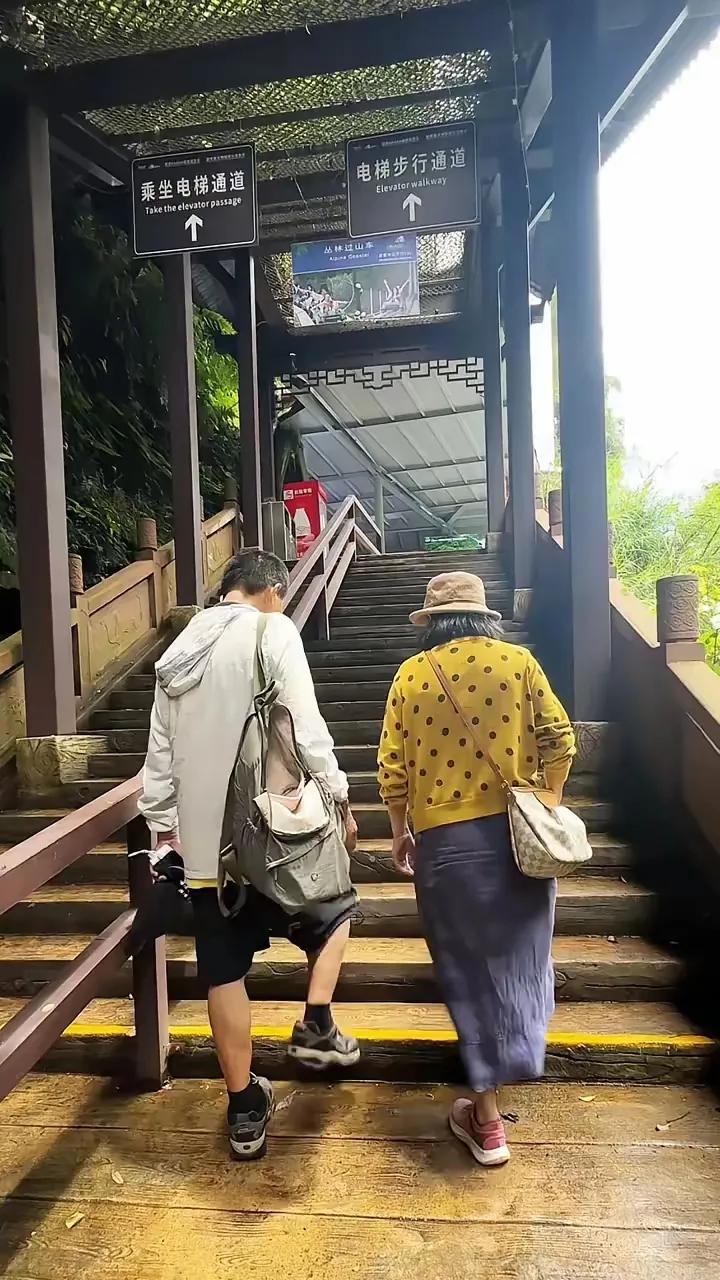 什么是优质的老人？我认为优质的老人的标准是：60岁到70岁可以运动，70岁到8