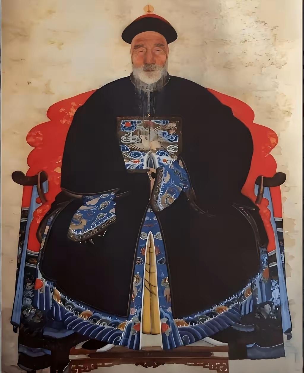 乾隆嫌考生太丑，当场出上联羞辱：“独眼不能登金榜。”满朝大臣捂嘴偷笑。考生不慌不