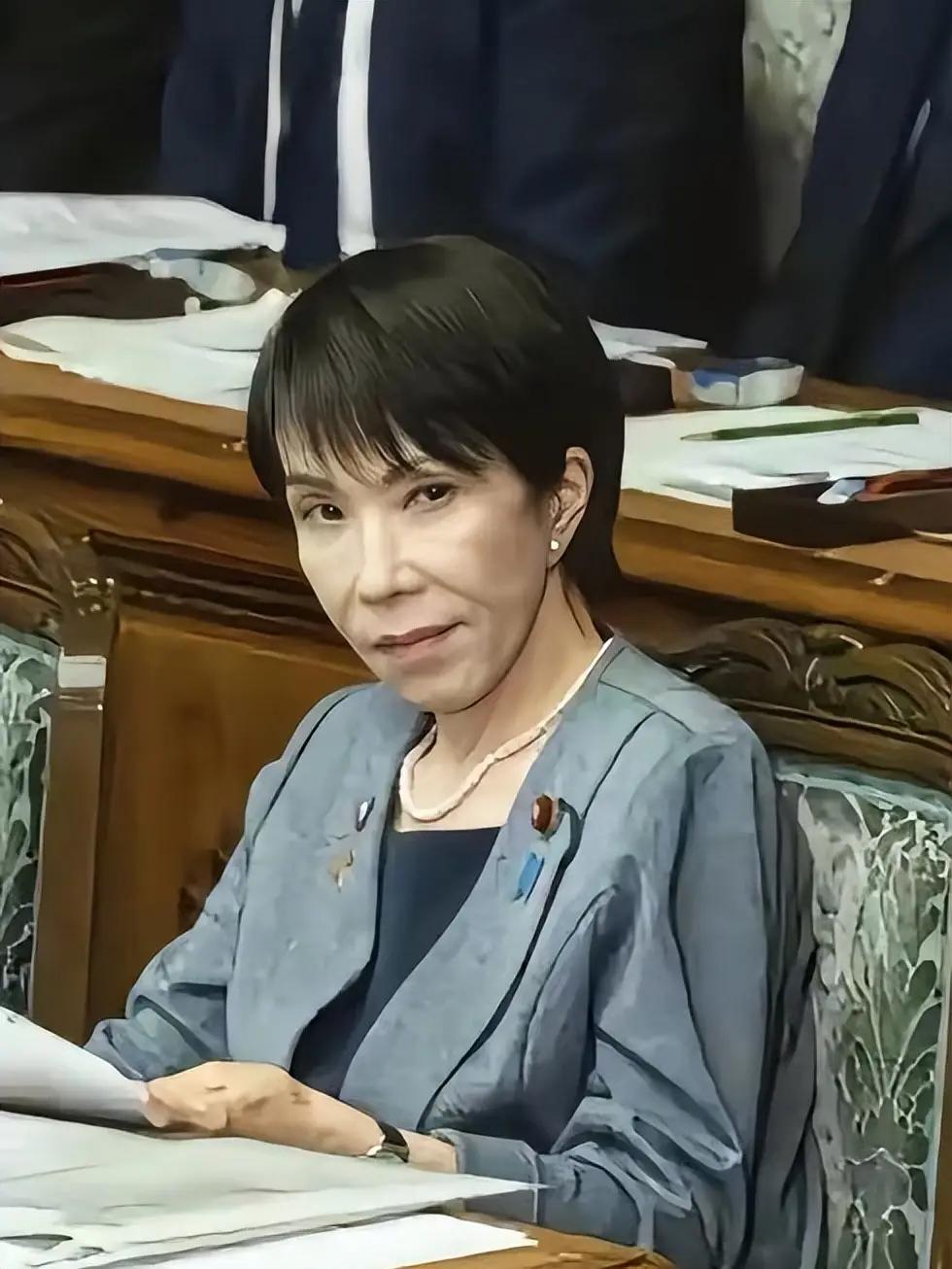 高市撑不住了，石破茂公开表态，预备扛旗接盘...... 日本高市政权濒临崩塌