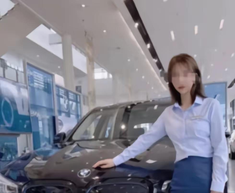 北京，一男子冒充大老板，张口就要订购5辆奔驰，总价450多万。4S店美女销售为了