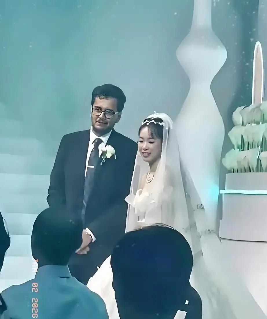 上海小雅爸妈砸120万给印度女婿办婚礼，三个月后账号停更，Rahul爸妈搬来长住