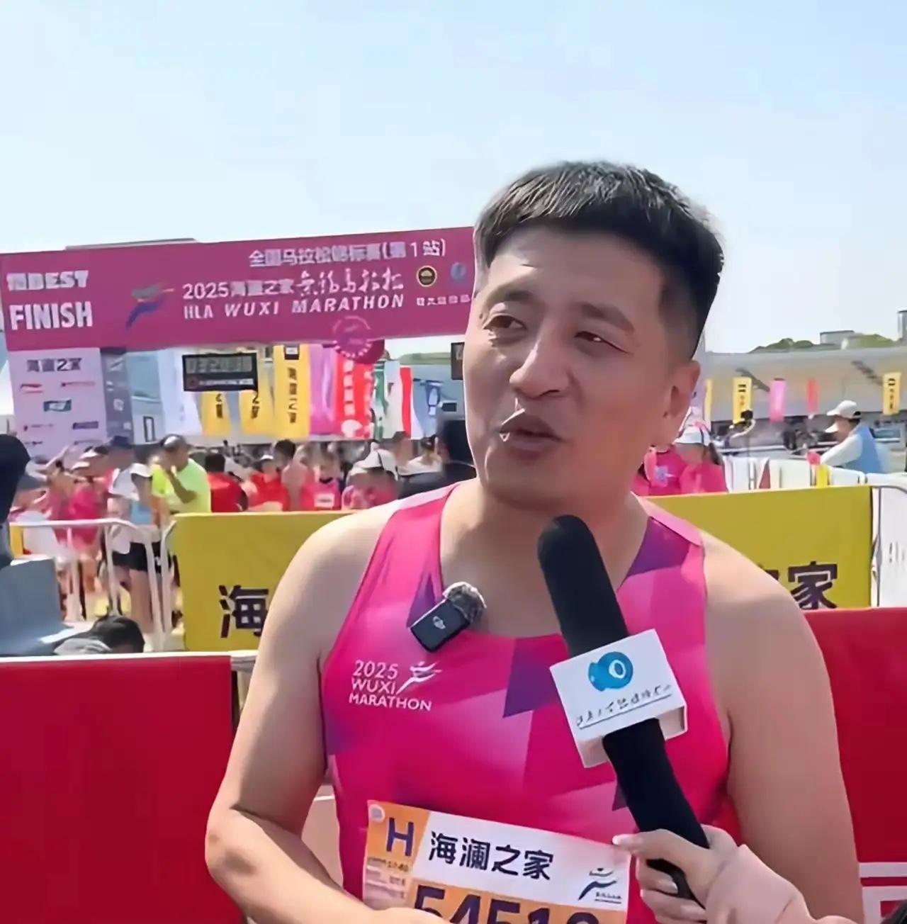 看，张老师确实嘴唇有点黑，网友提醒他，他说心脏没问题，如果提前注意，会不会好点！