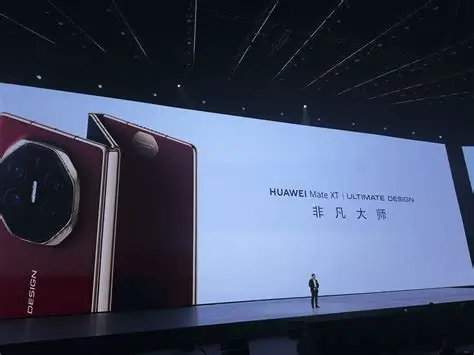 华为22万员工里，余承东可能是被骂得最狠、争议最大、也最不讨喜的那一个。外界叫他&34;余大嘴&34