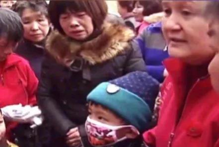 他父亲临终前交代过，不要将小孩送人，我答应了！”江西省南昌市民赵月兰13年来一直