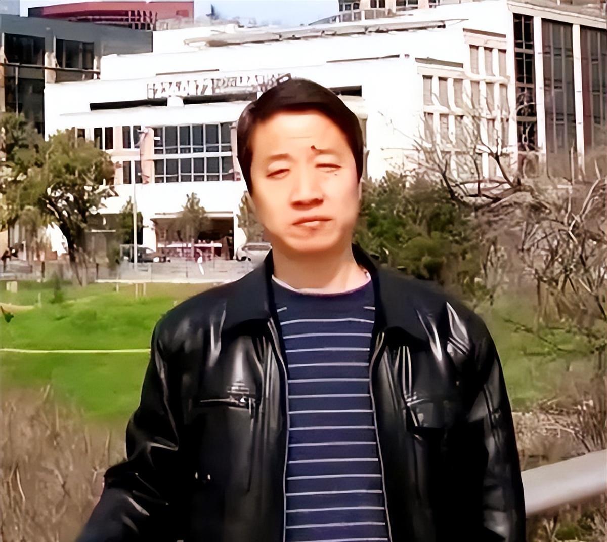 2011年，我国一高级科研人员为了5000美金，竟然将我国刚突破没多久的电磁炮技