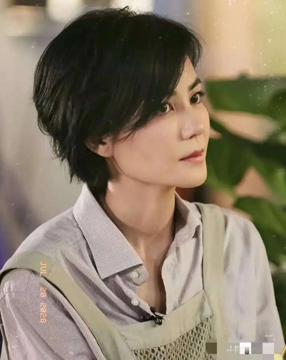 谢贤去世，让王菲面临一个难题。谢贤的葬礼，王菲会不会参加？要不要参加